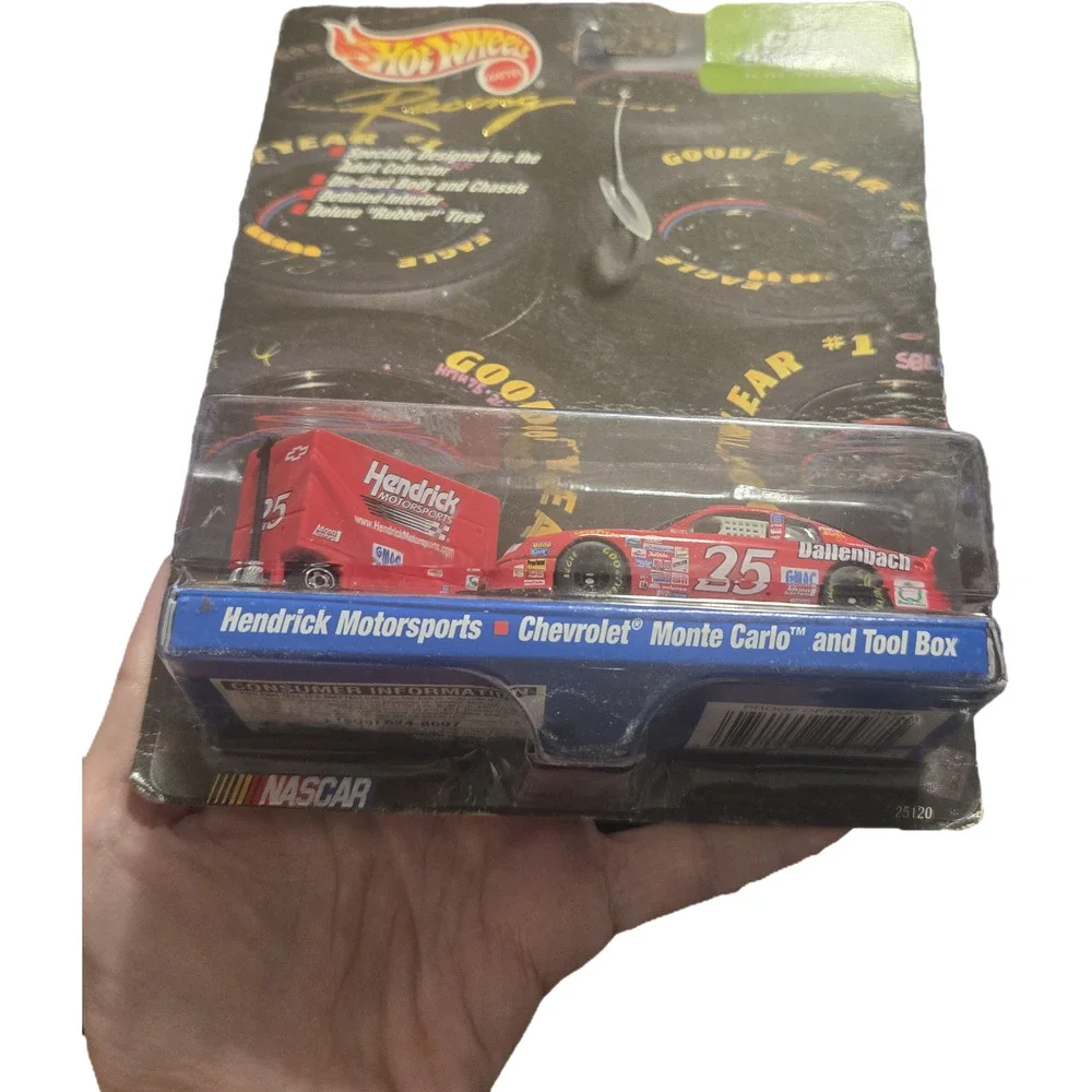 Wally Dallenbach #25 Hendrick Motorsports Hot Wheels Pit Crew MOC Nascar